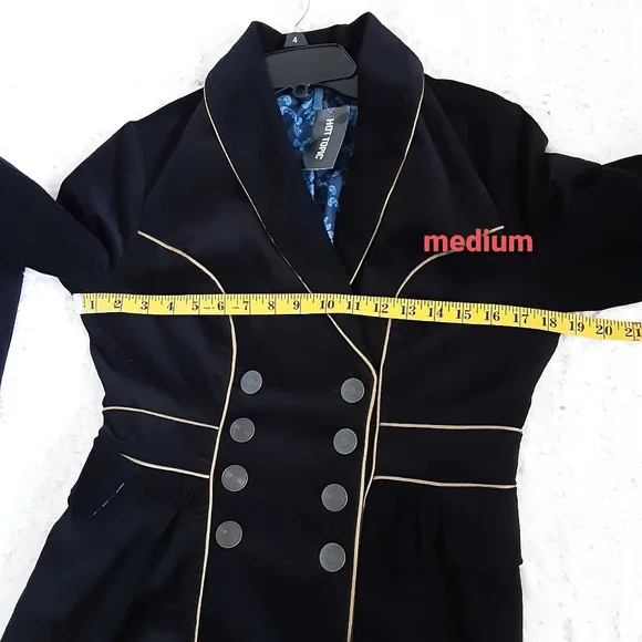 Elegant Black Double-Breasted Women's Coat - Picture 9 of 10